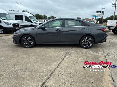 Used 2024 Hyundai Elantra Limited FWD image 8