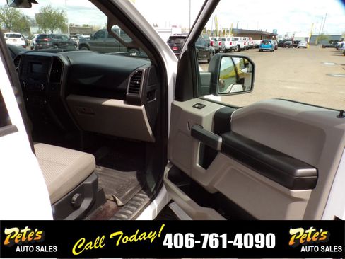 Used 2017 Ford F150 XLT w/ Trailer Tow Package image 16