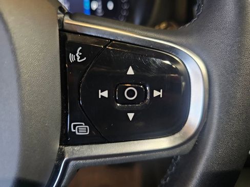Certified 2023 Volvo XC60 B5 Plus w/ Protection Package Premier AWD/4WD image 21