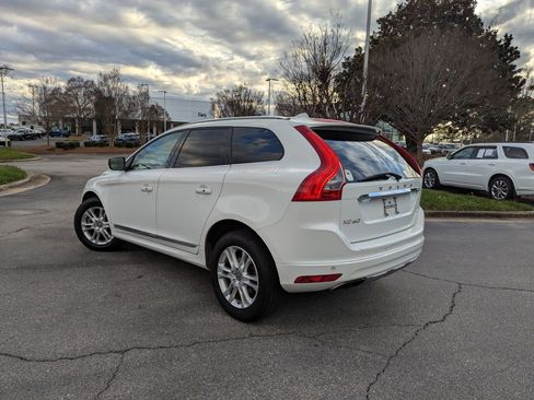 Used 2016 Volvo XC60 T5 Premier w/ Proximity Package image 7