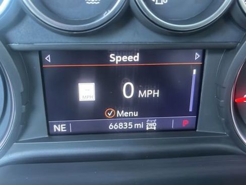 Used 2021 Chevrolet Suburban Z71 w/ Luxury Package image 33