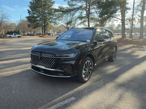 New 2026 Lincoln Nautilus Reserve image 3