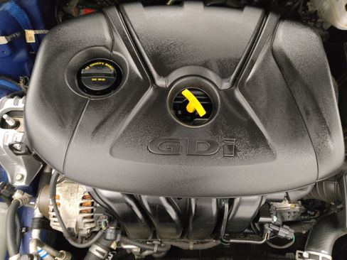 Used 2019 Hyundai Elantra GT image 30