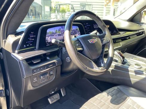 Certified 2024 Cadillac Escalade ESV V w/ LPO, ONYX Package AWD/4WD image 2
