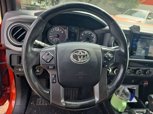 Used 2016 Toyota Tacoma TRD Sport w/ Towing Package AWD/4WD image 22