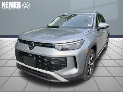 New 2025 Volkswagen Tiguan SE