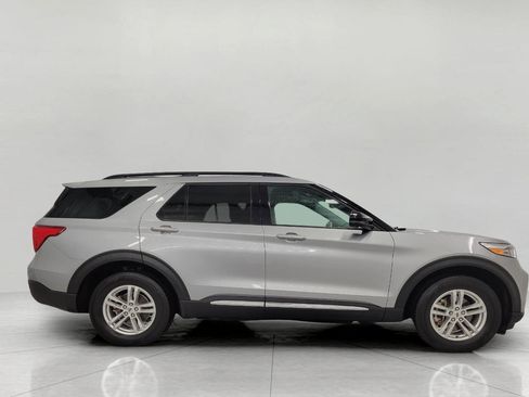 Used 2023 Ford Explorer XLT w/ Equipment Group 202A AWD/4WD image 12