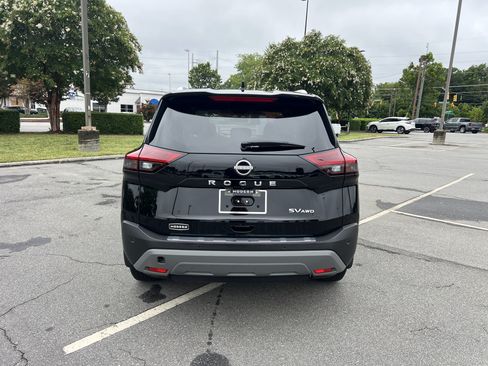 Certified 2023 Nissan Rogue SV w/ SV Premium B Package AWD/4WD image 6