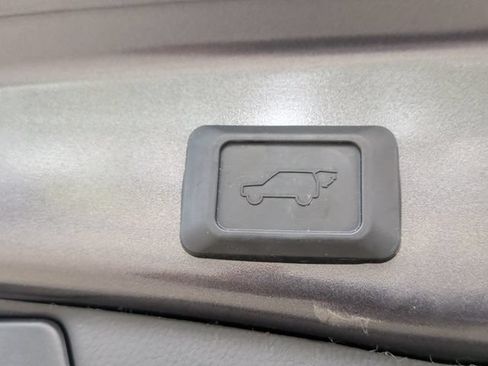 Used 2022 Toyota RAV4 XLE Premium FWD image 35