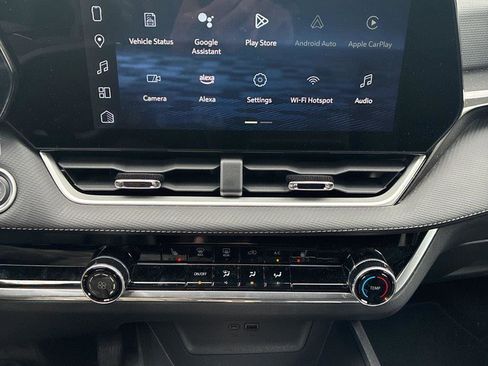 Used 2025 Chevrolet Equinox LT w/ Safety and Technology Package FWD image 13
