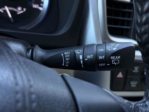 Used 2017 Toyota Highlander Limited image 21