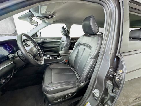 Used 2022 Jeep Grand Cherokee L Limited image 18