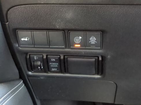 Used 2019 Nissan Armada SL w/ Premium Package image 18