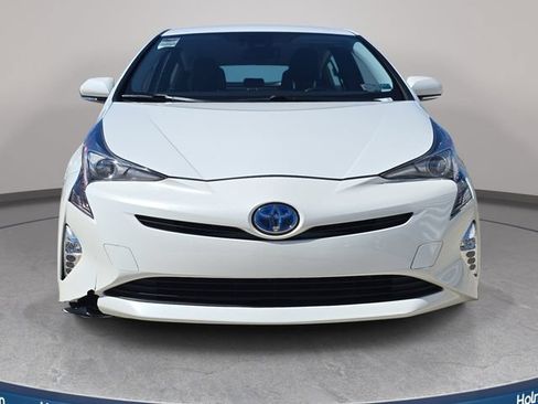 Used 2016 Toyota Prius Three Touring FWD image 3