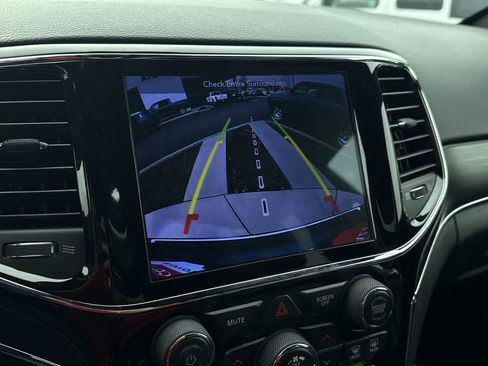 Used 2019 Jeep Grand Cherokee Limited image 19