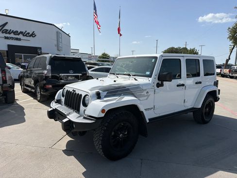 Used 2017 Jeep Wrangler Unlimited Sahara AWD/4WD image 1