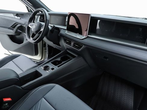 New 2026 Volkswagen Tiguan SE R-Line image 72