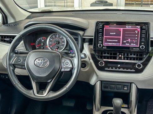 Used 2022 Toyota Corolla Cross LE AWD/4WD image 12