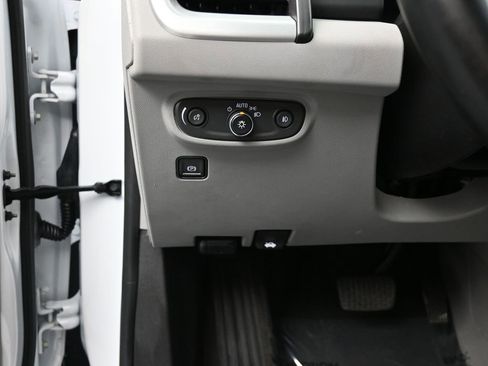 Used 2023 GMC Terrain SLT image 13