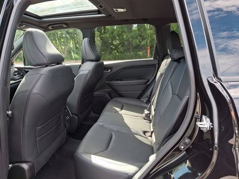 Used 2025 Subaru Forester Limited AWD/4WD image 43