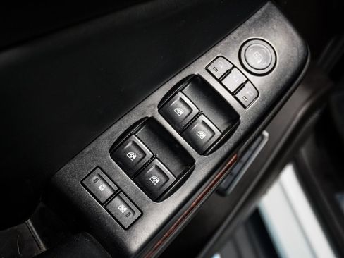 Used 2017 GMC Yukon SLT image 27