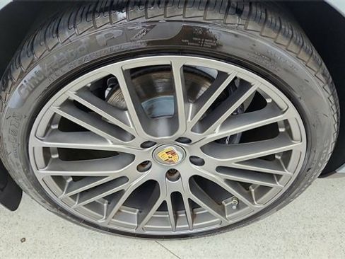 Used 2023 Porsche Panamera Platinum Edition image 58