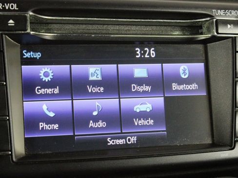 Used 2018 Toyota RAV4 LE image 32