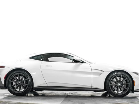 Used 2020 Aston Martin V8 Vantage Coupe RWD image 42