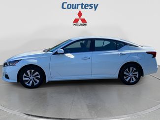 Used 2022 Nissan Altima 2.5 S FWD video 2