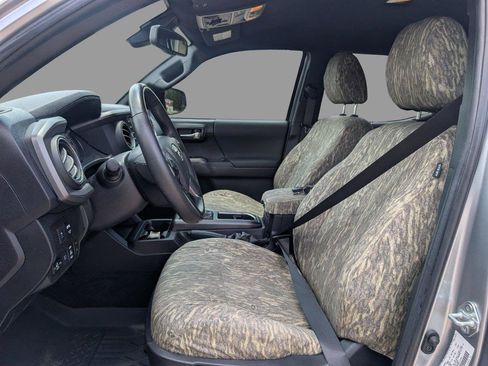 Used 2023 Toyota Tacoma TRD Off-Road AWD/4WD image 17