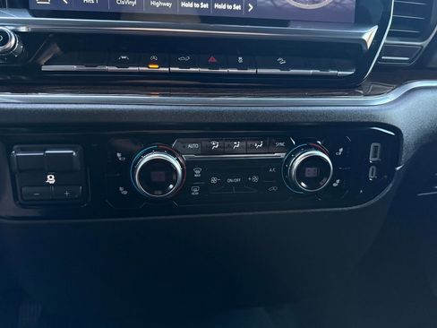 Used 2024 GMC Sierra 1500 SLE w/ X31 Off-Road Package image 43