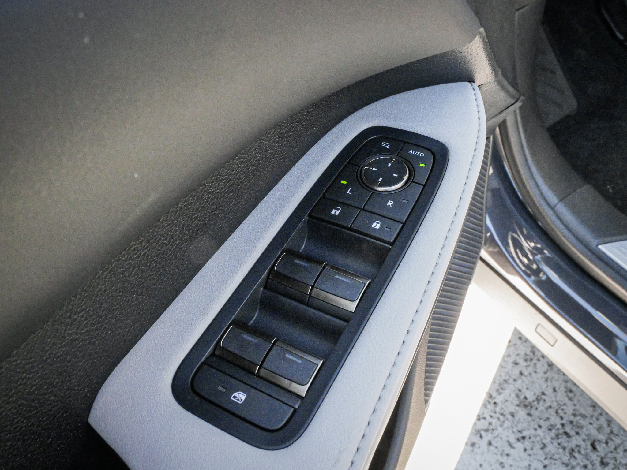 Used 2026 Lexus RX 350 F Sport w/ Convenience Package AWD/4WD image 15
