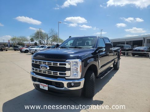 Used 2024 Ford F250 XLT image 3