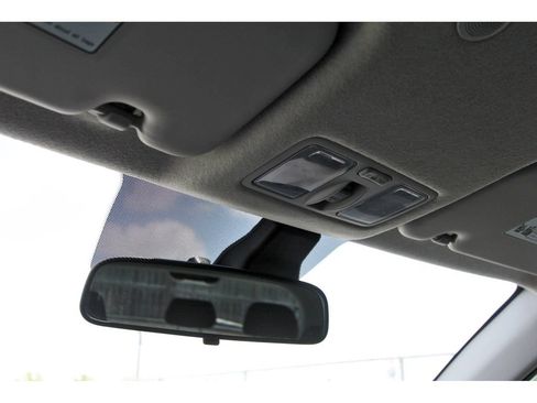 Certified 2025 Hyundai Venue SEL FWD image 26