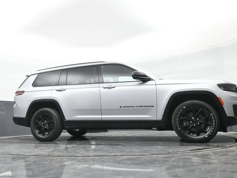 Used 2024 Jeep Grand Cherokee L Laredo AWD/4WD image 34