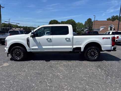 Used 2023 Ford F250 Platinum AWD/4WD image 4