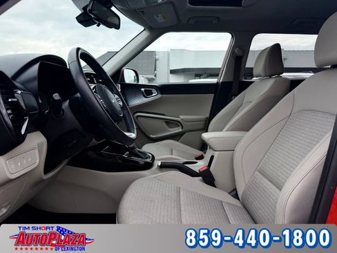Used 2024 Kia Soul EX FWD image 32
