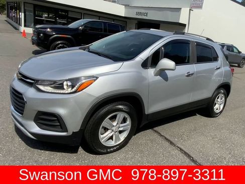 Used 2019 Chevrolet Trax LT w/ LT Convenience Package AWD/4WD image 4