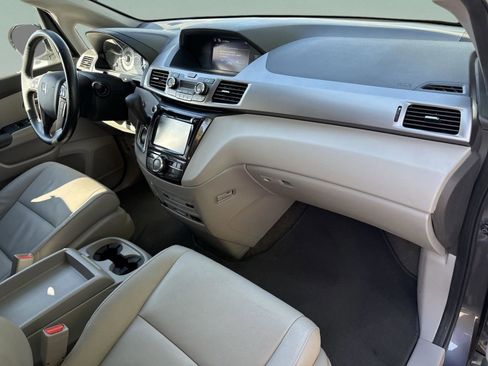 Used 2016 Honda Odyssey Touring Elite image 21