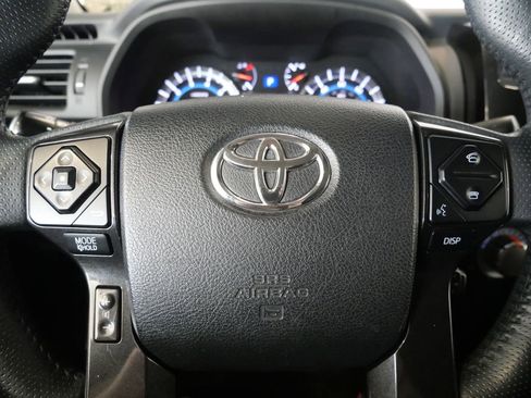 Used 2019 Toyota 4Runner TRD Off-Road AWD/4WD image 18