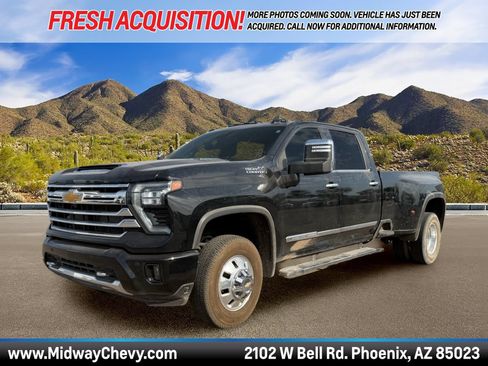 Used 2024 Chevrolet Silverado 3500 High Country w/ High Country Premium Package AWD/4WD image 1