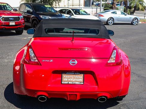 Used 2014 Nissan 370Z Touring w/ Navigation Package image 8