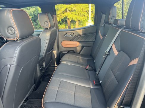 Used 2024 GMC Canyon AT4 w/ Technology Package AWD/4WD image 29