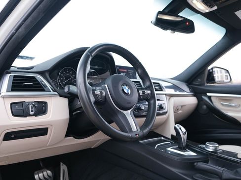 Used 2018 BMW 330i Sedan w/ M Sport Package image 15