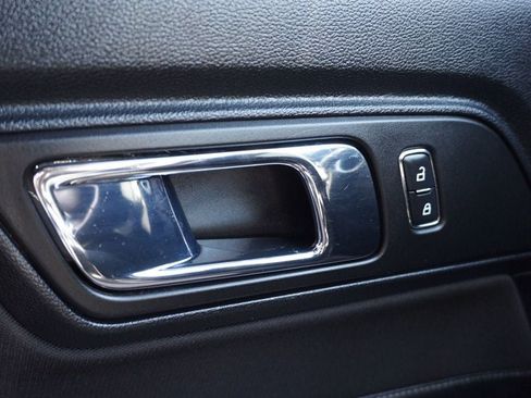 Used 2017 Ford Mustang GT image 21