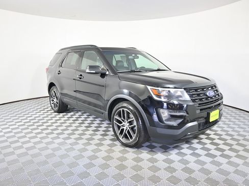 Used 2016 Ford Explorer Sport w/ Equipment Group 401A AWD/4WD image 9