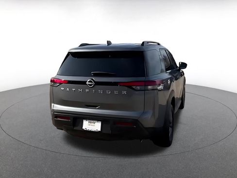 Used 2025 Nissan Pathfinder SV image 14