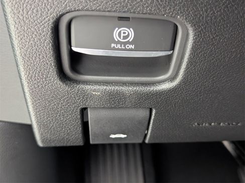 New 2025 Jeep Grand Cherokee Altitude image 14