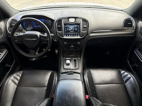 Used 2023 Chrysler 300 C RWD image 21