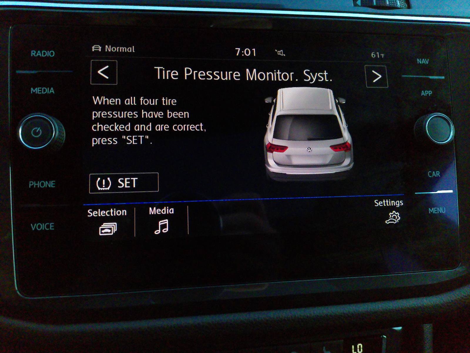 Used 2019 Volkswagen Tiguan SEL Premium R-Line AWD/4WD image 23